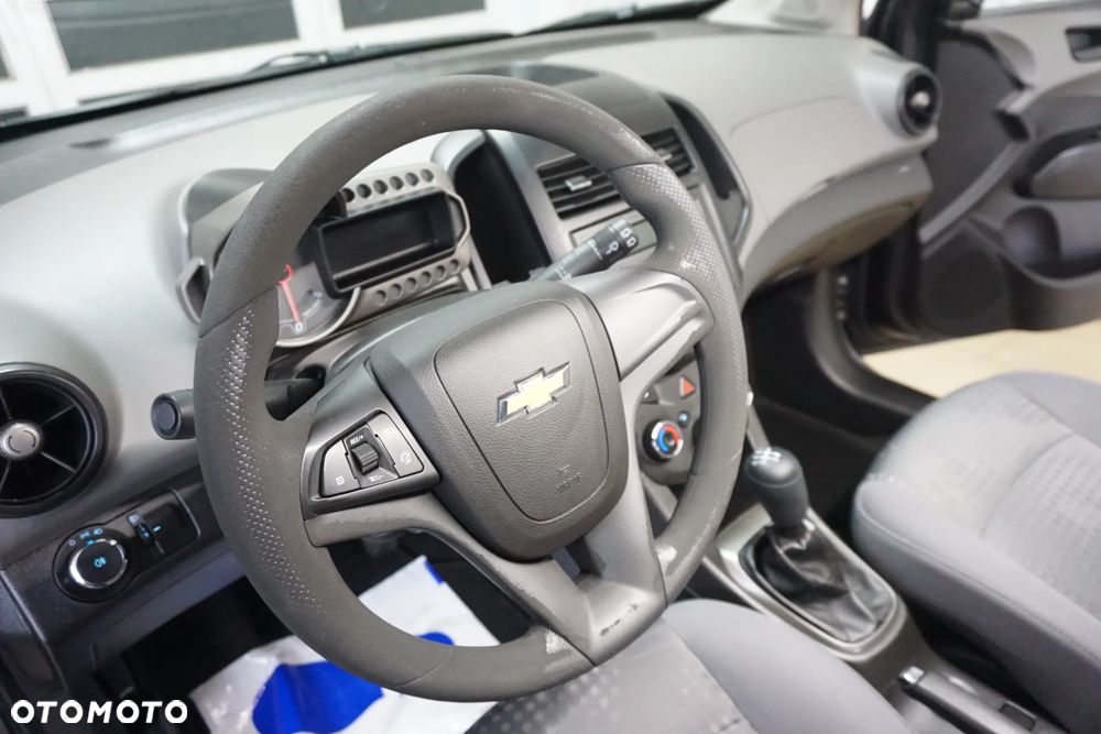 Chevrolet Aveo 1.2 LT - 18