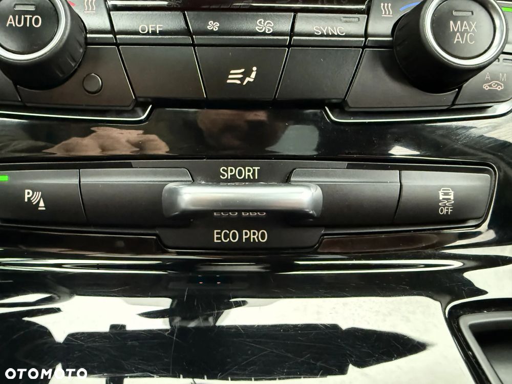 BMW Seria 2 218d Sport Line - 10