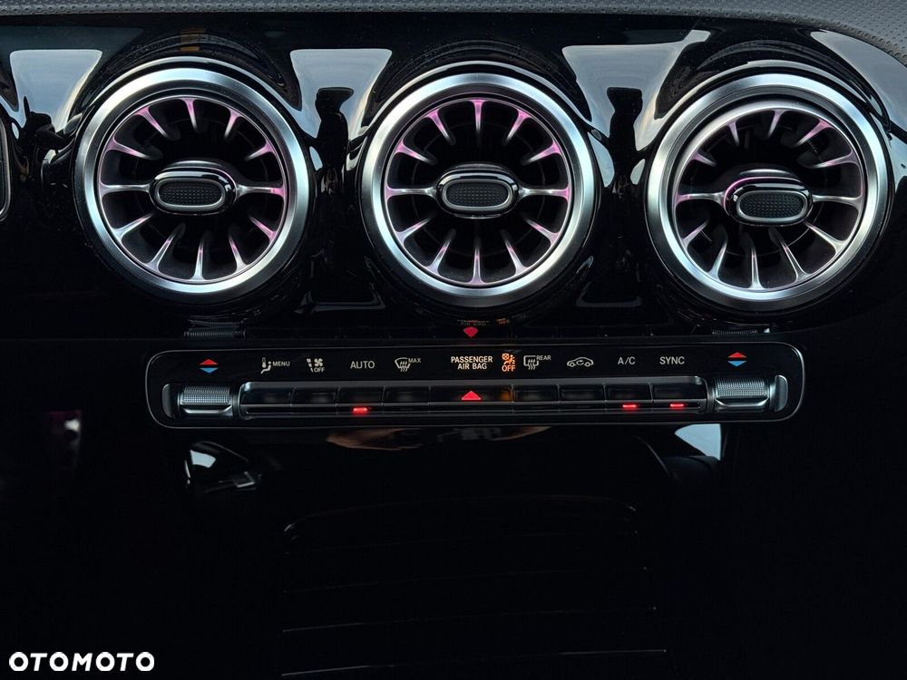 Mercedes-Benz Klasa A 200 AMG Line 7G-DCT - 24