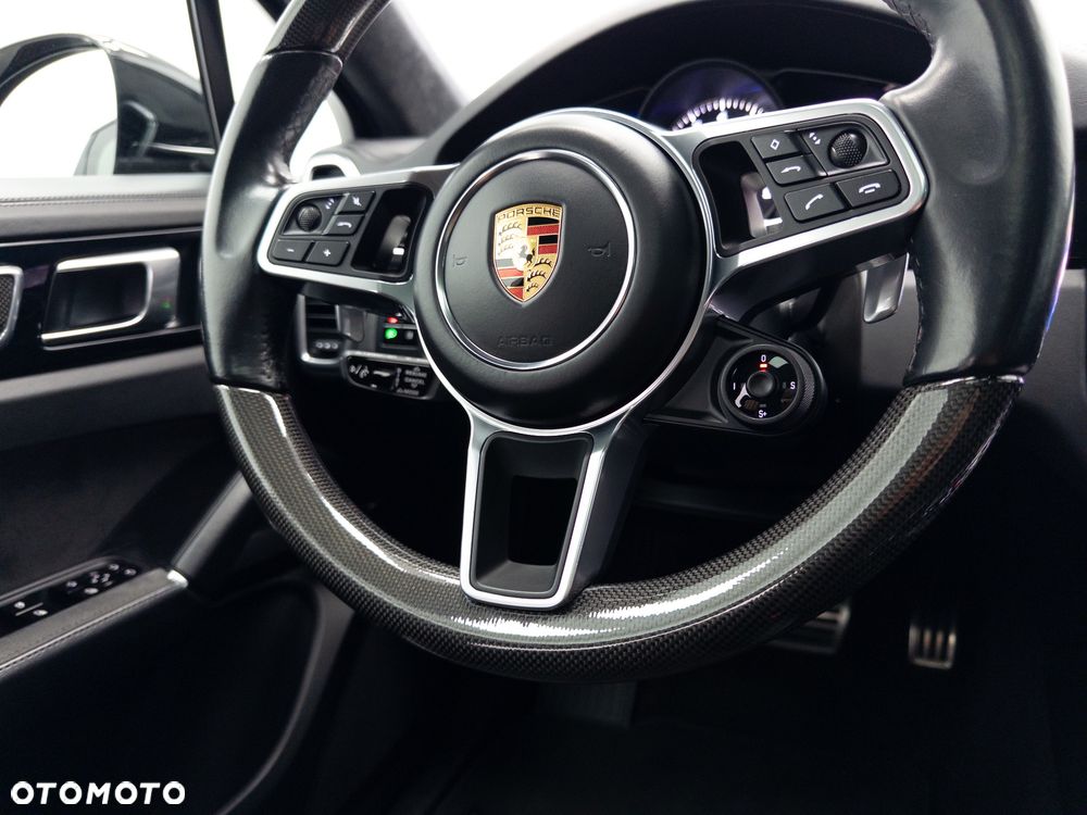 Porsche Cayenne GTS - 35