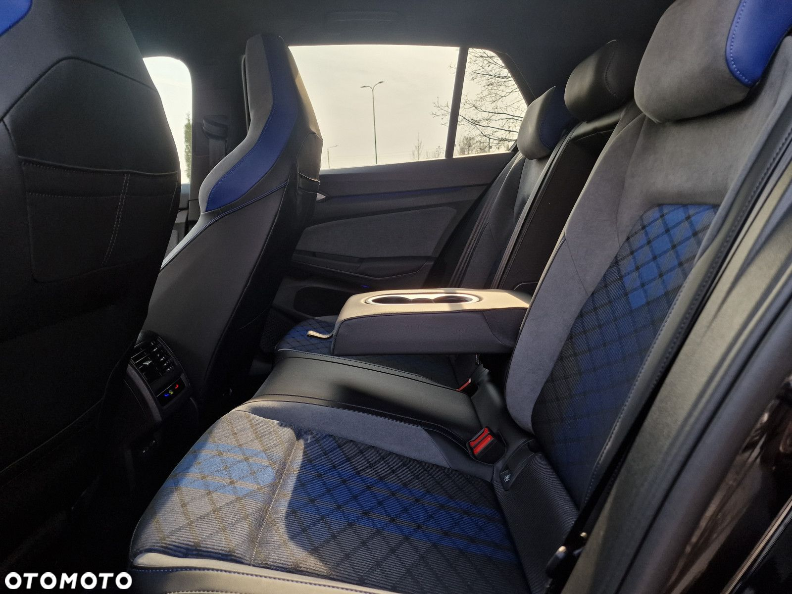 Volkswagen Golf - 12