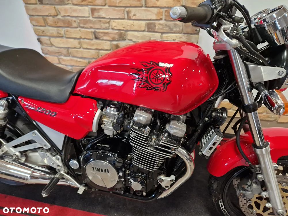 Yamaha XJR - 34