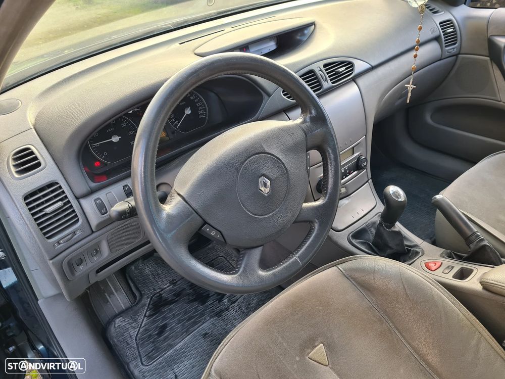 Renault Laguna 1.6 Privilége - 10