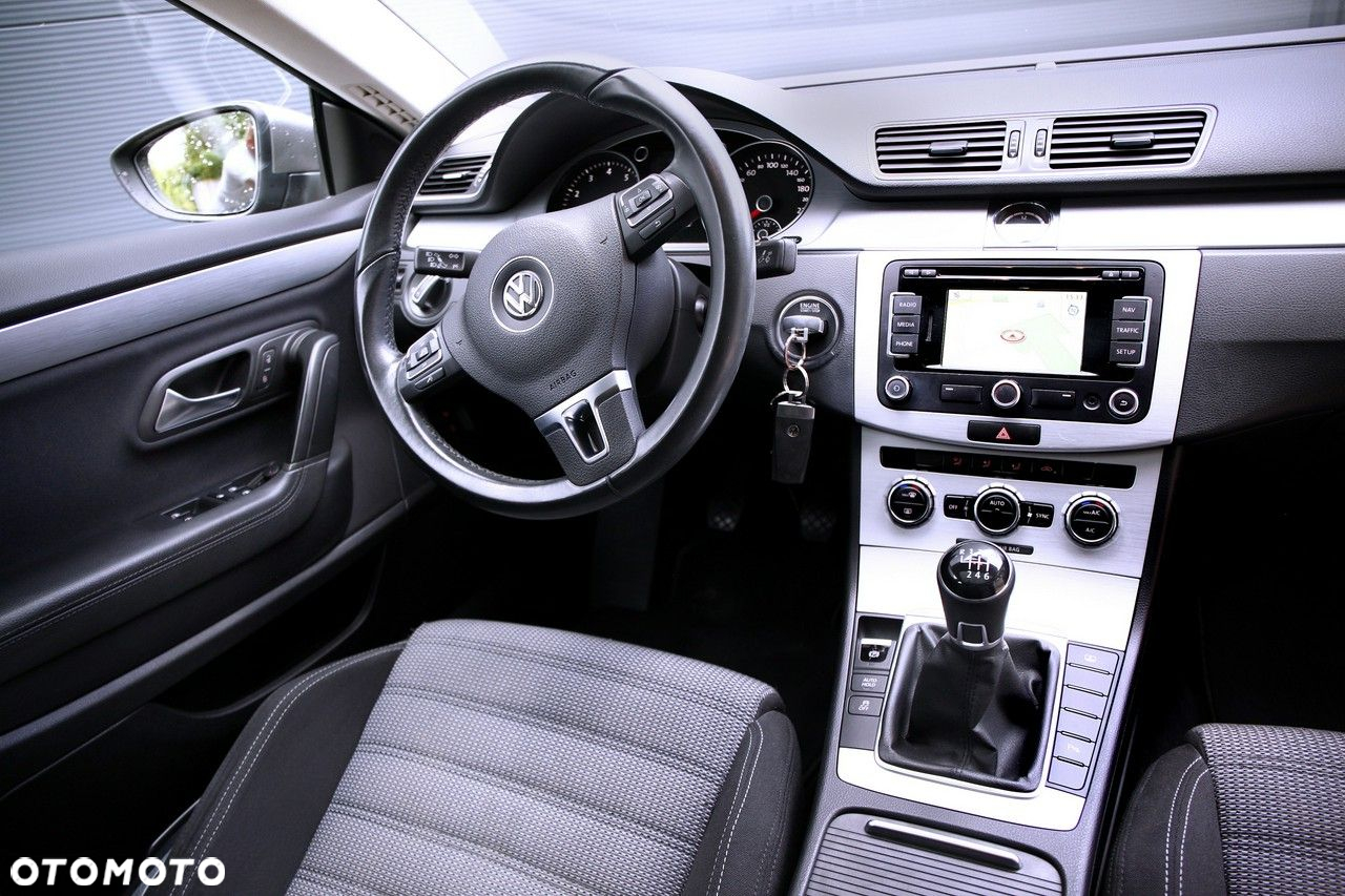 Volkswagen Passat CC - 11