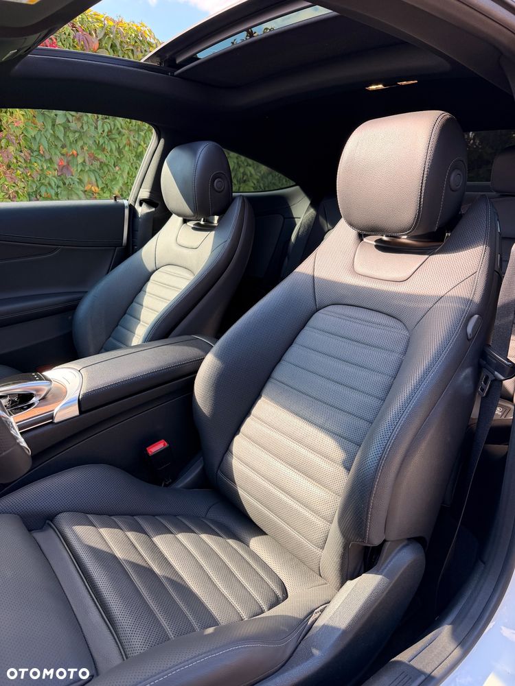 Mercedes-Benz Klasa C 300 9G-TRONIC - 20