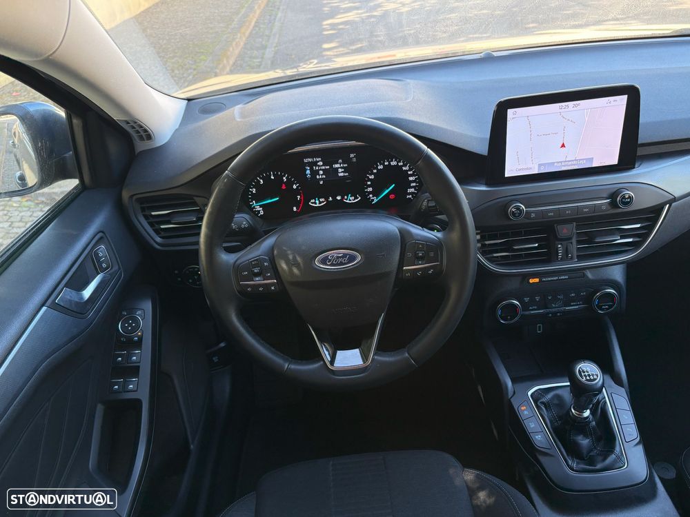 Ford Focus 1.0 EcoBoost Active X - 27