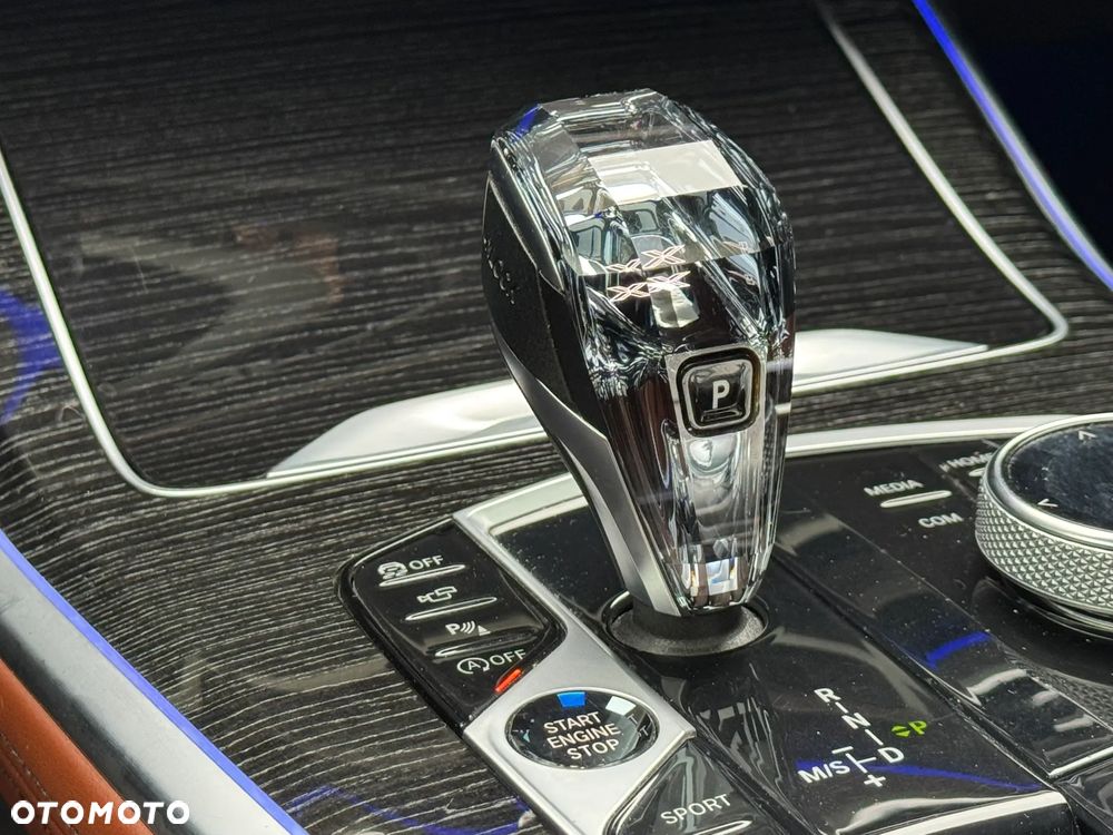 BMW X7 xDrive40i - 34