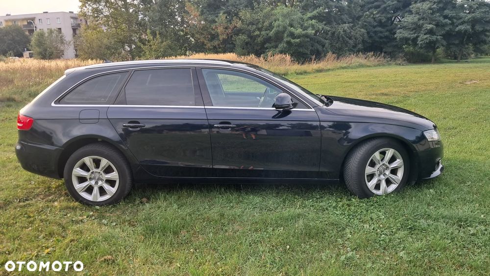 Audi A4 Avant - 4