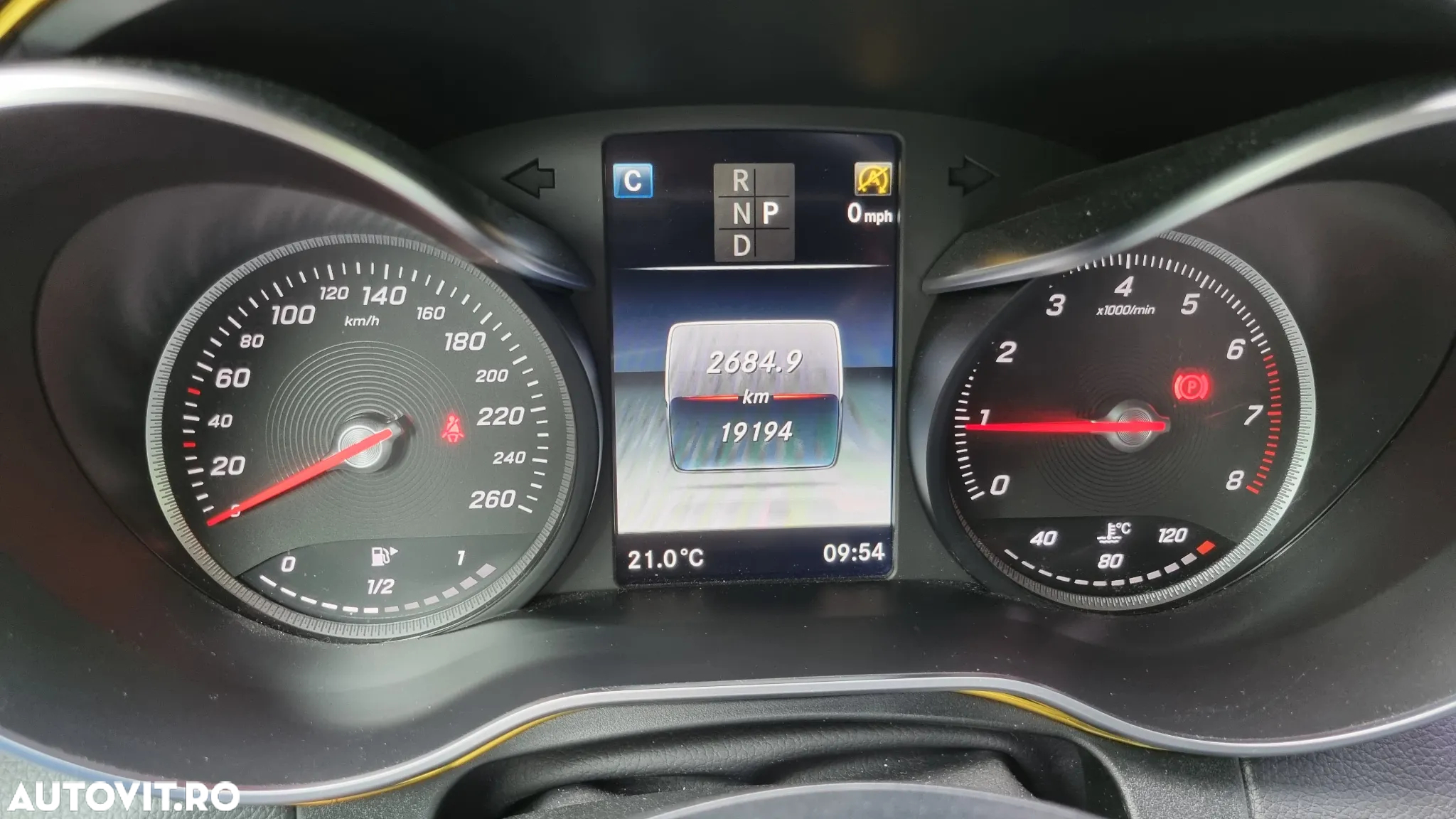 Mercedes-Benz GLC Coupe 250 4Matic 9G-TRONIC AMG Line - 11