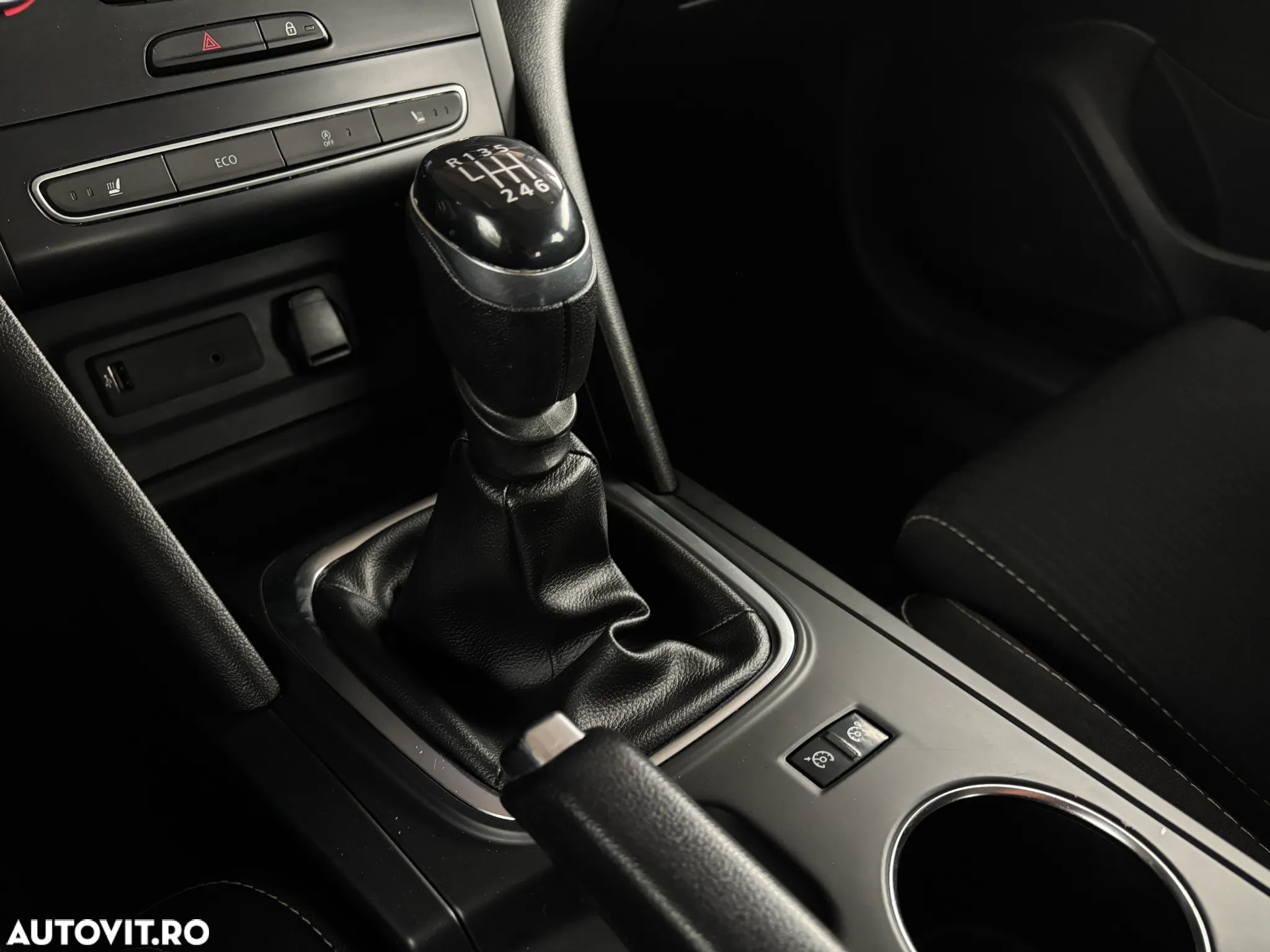 Renault Megane ENERGY dCi Zen - 24
