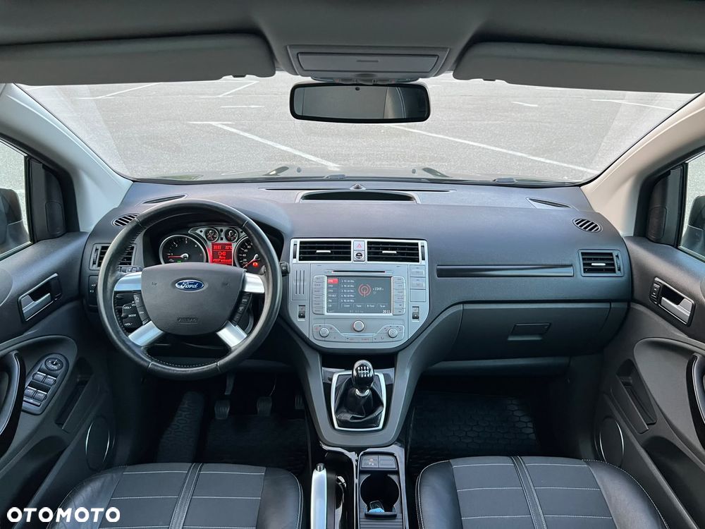Ford Kuga 2.0 TDCi 4x4 Titanium - 24