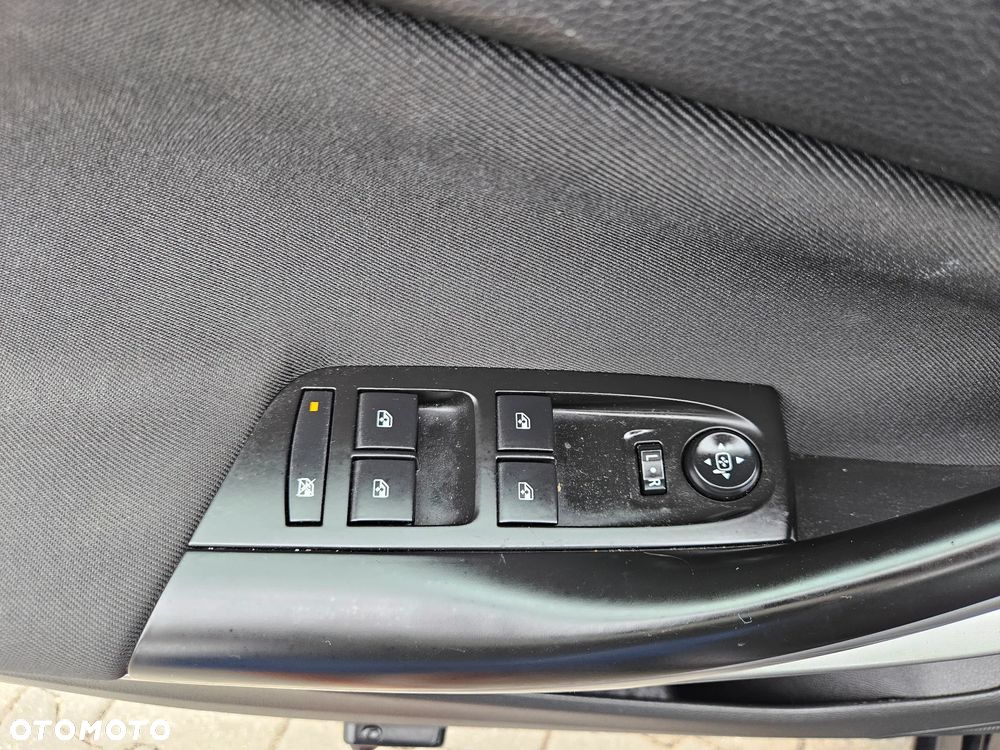 Opel Astra 1.4 Turbo Start/Stop Business - 11