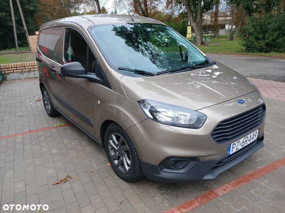 Ford transit courier - 2