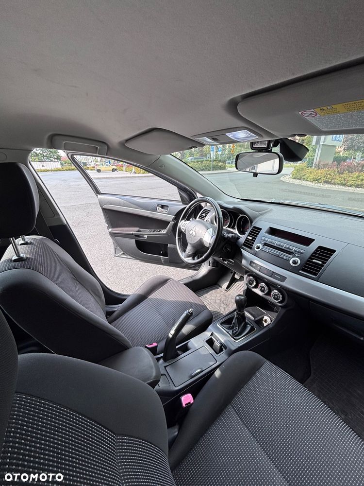 Mitsubishi Lancer 1.5 Invite - 8