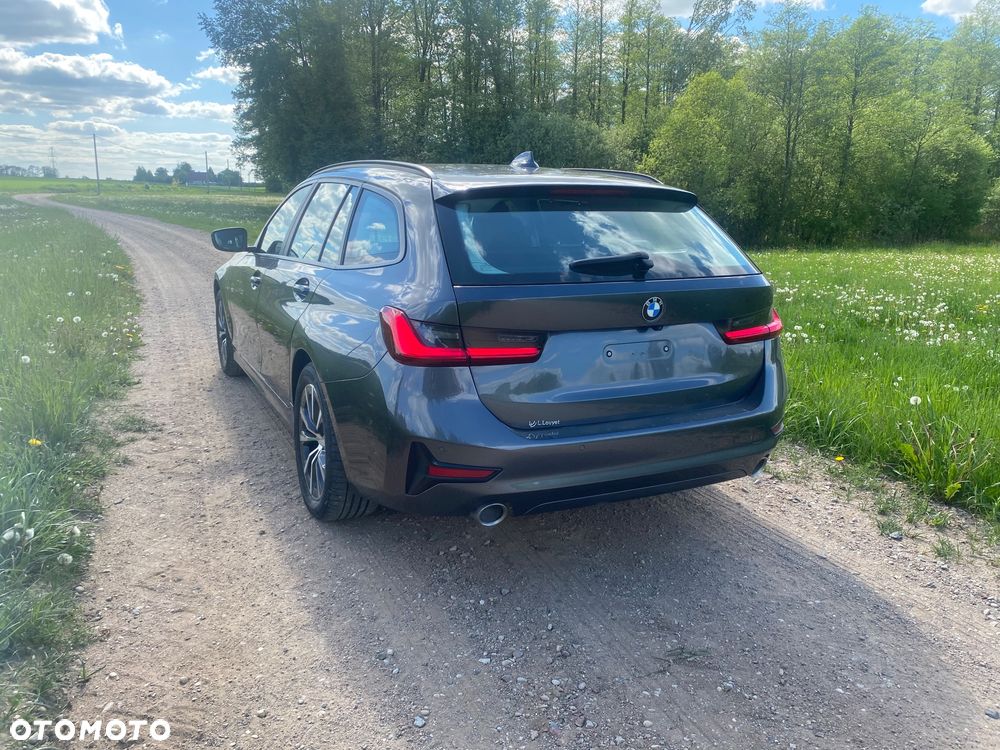 BMW Seria 3 318i - 12
