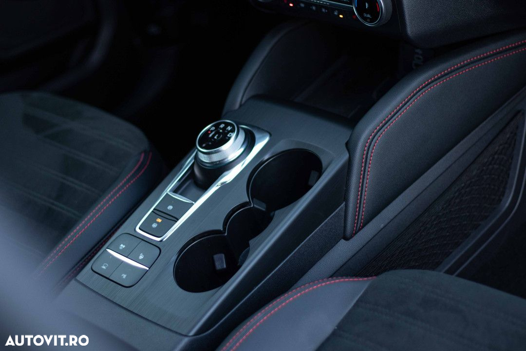 Ford Kuga - 27