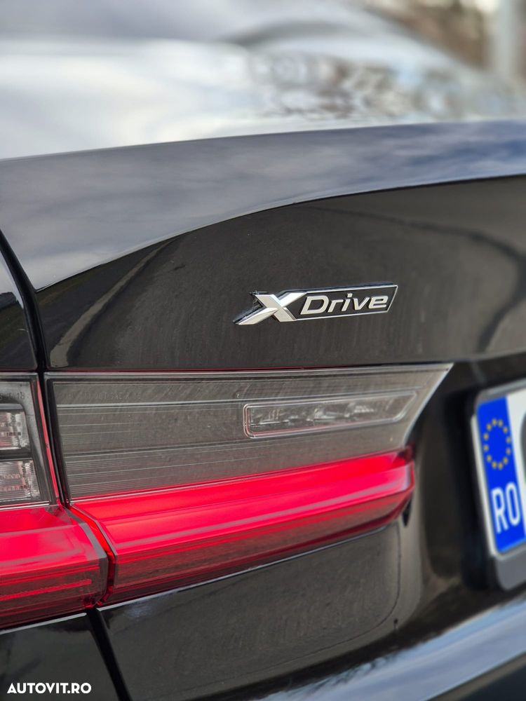 BMW Seria 3 330i AT Sport Line - 12