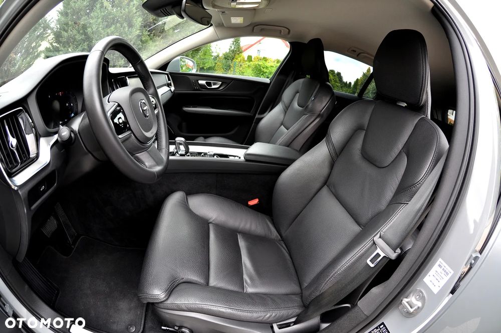 Volvo V60 Cross Country B4 D AWD Plus - 21