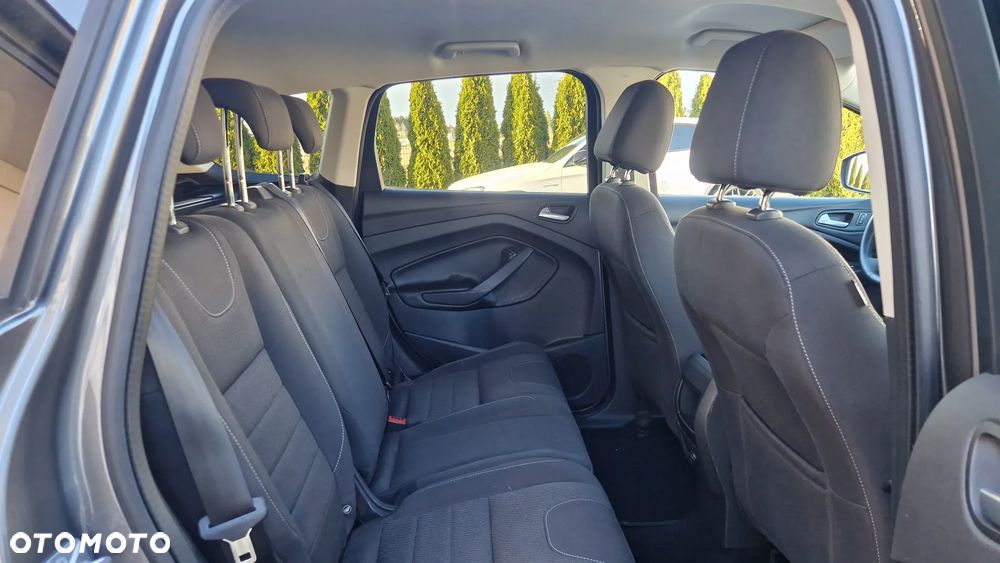 Ford Kuga 1.6 EcoBoost 2x4 Titanium - 12