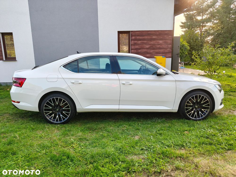 Skoda Superb 2.0 TDI Ambition DSG - 8