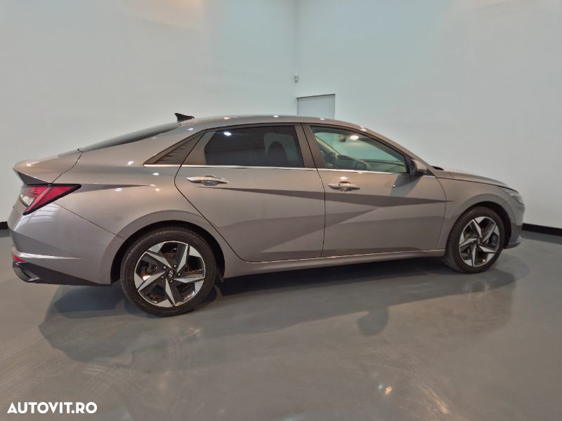 Hyundai Elantra 1.6 l 123 CP CVT Exclusive - 4