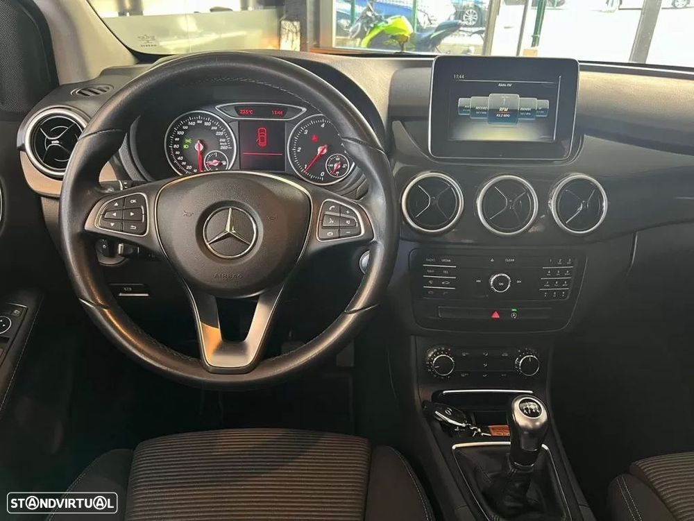 Mercedes-Benz B 180 - 10