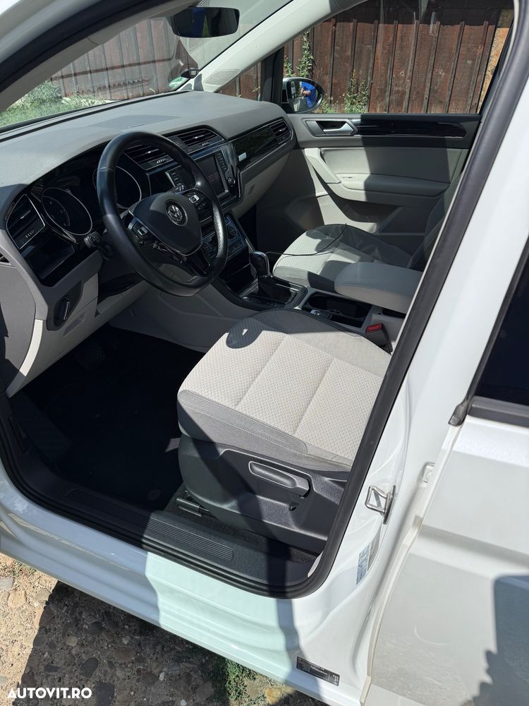 Volkswagen Touran 2.0 TDI DSG Comfortline - 12