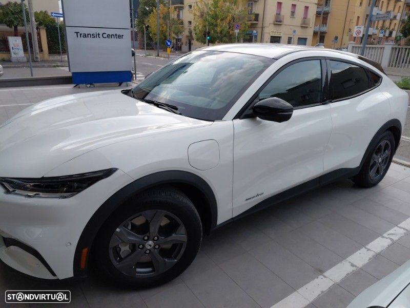 Ford Mustang Mach-E - 2