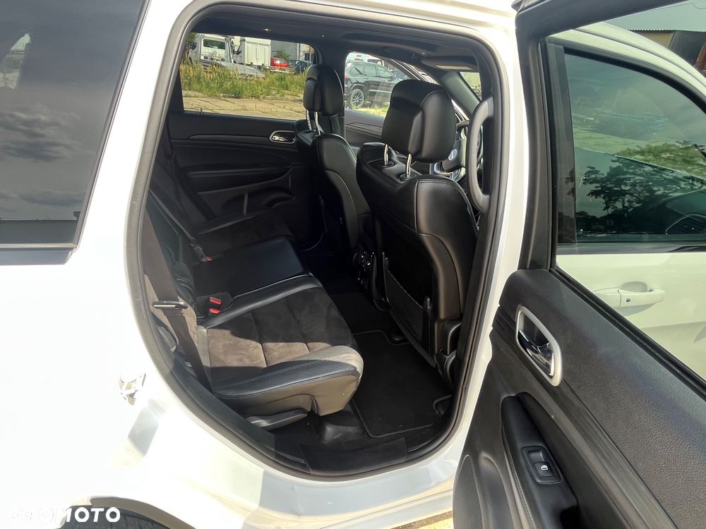 Jeep Grand Cherokee - 18