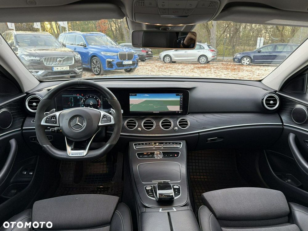 Mercedes-Benz Klasa E 400 4-Matic 9G-TRONIC - 23