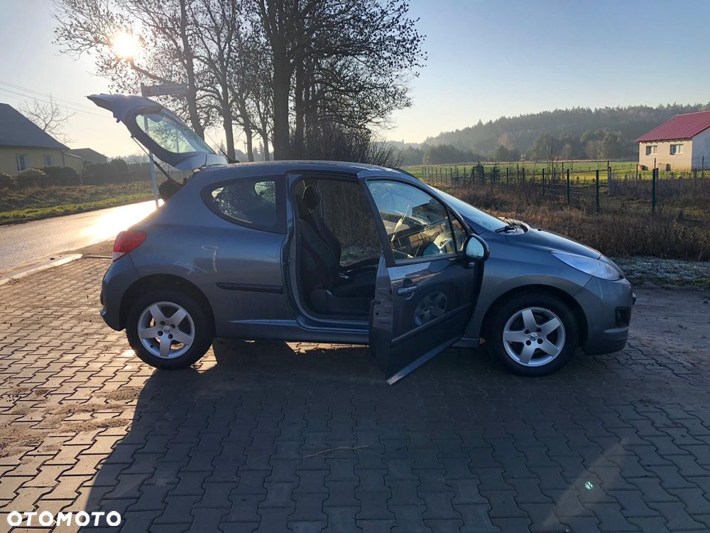 Peugeot 207 1.4 - 22