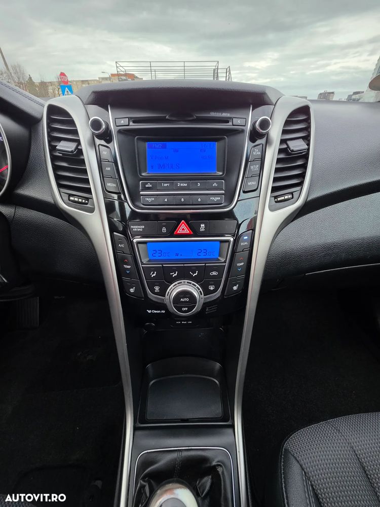 Hyundai i30 1.6 CRDI Exclusive - 9