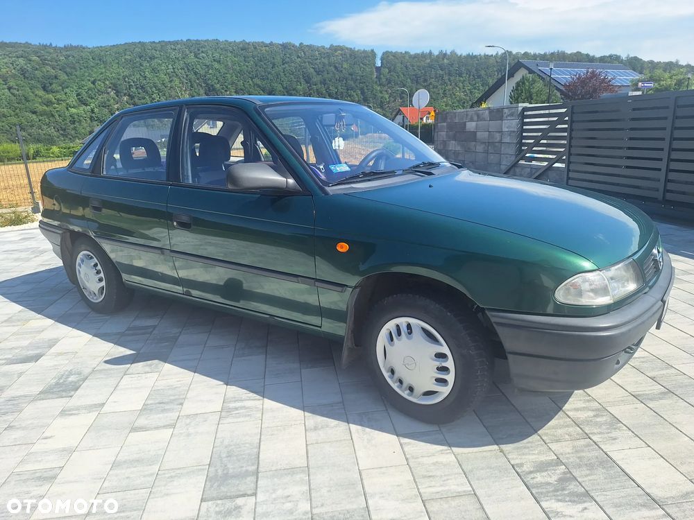 Opel Astra 1.4 GL - 3