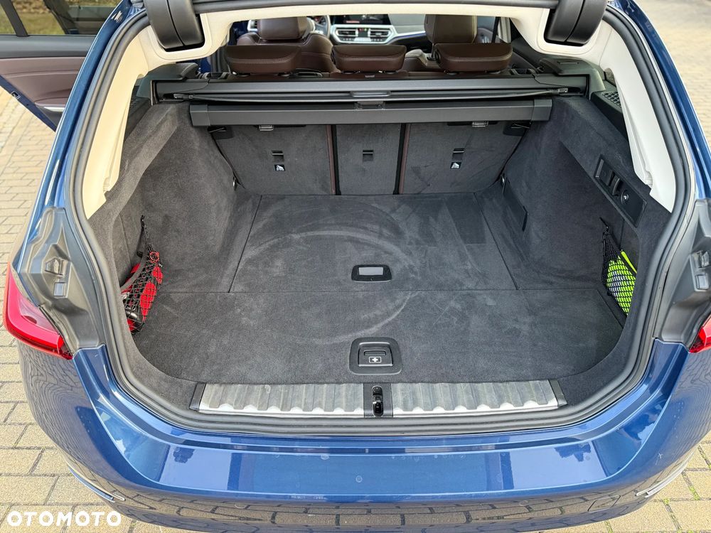 BMW Seria 3 320d xDrive Luxury Line sport - 23