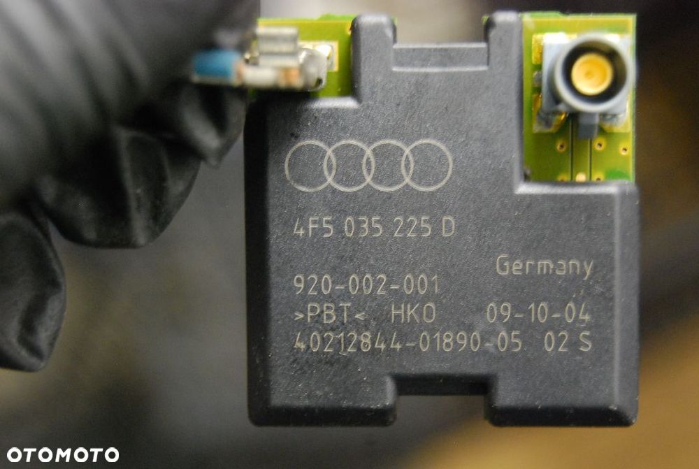 WZMACNIACZ ANTENOWY AUDI A6 C6 4F5035225D - 3