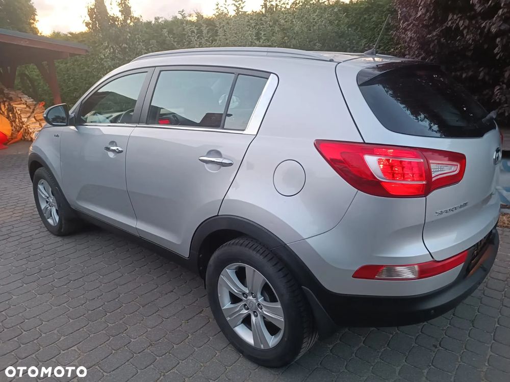 Kia Sportage 2.0 L - 5