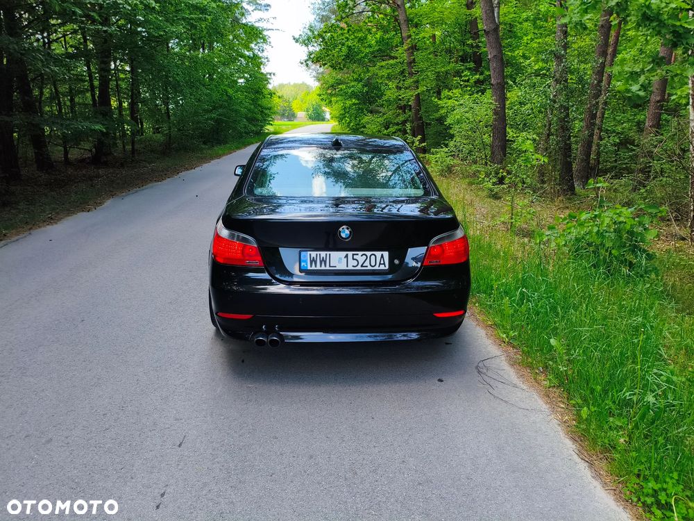 BMW Seria 5 545i - 11