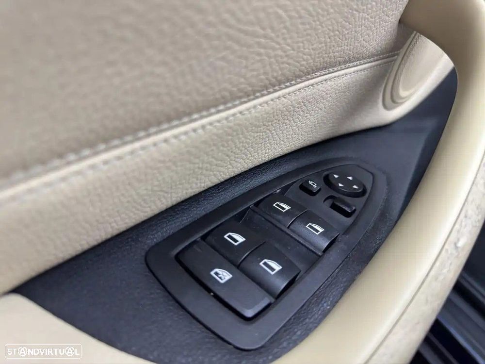 BMW X1 18 d sDrive Line Sport Auto - 24