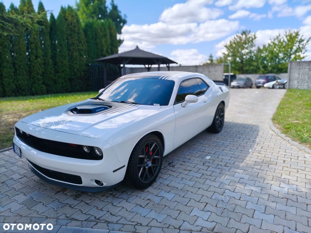 Dodge Challenger - 8