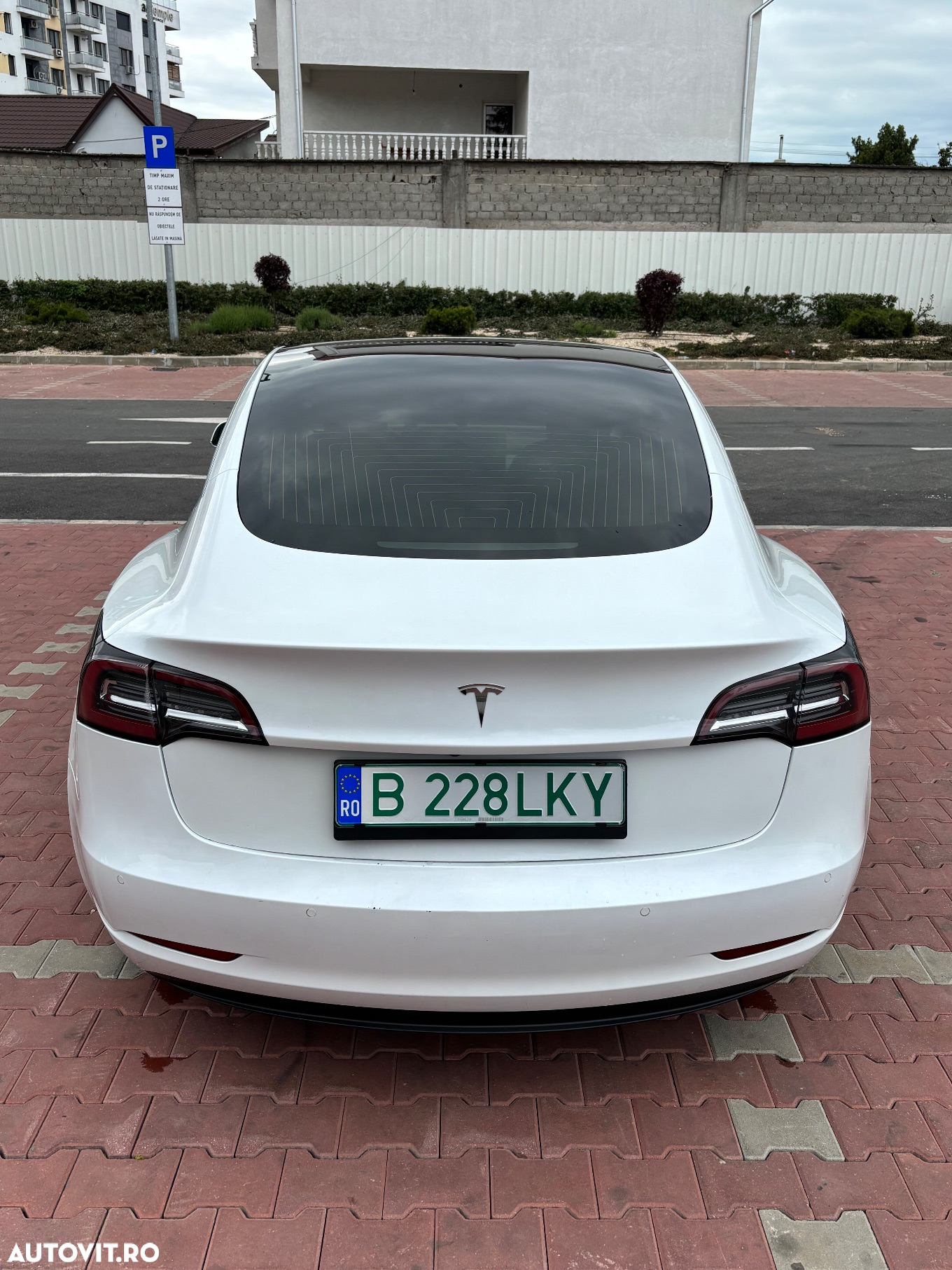 Tesla Model 3 - 2