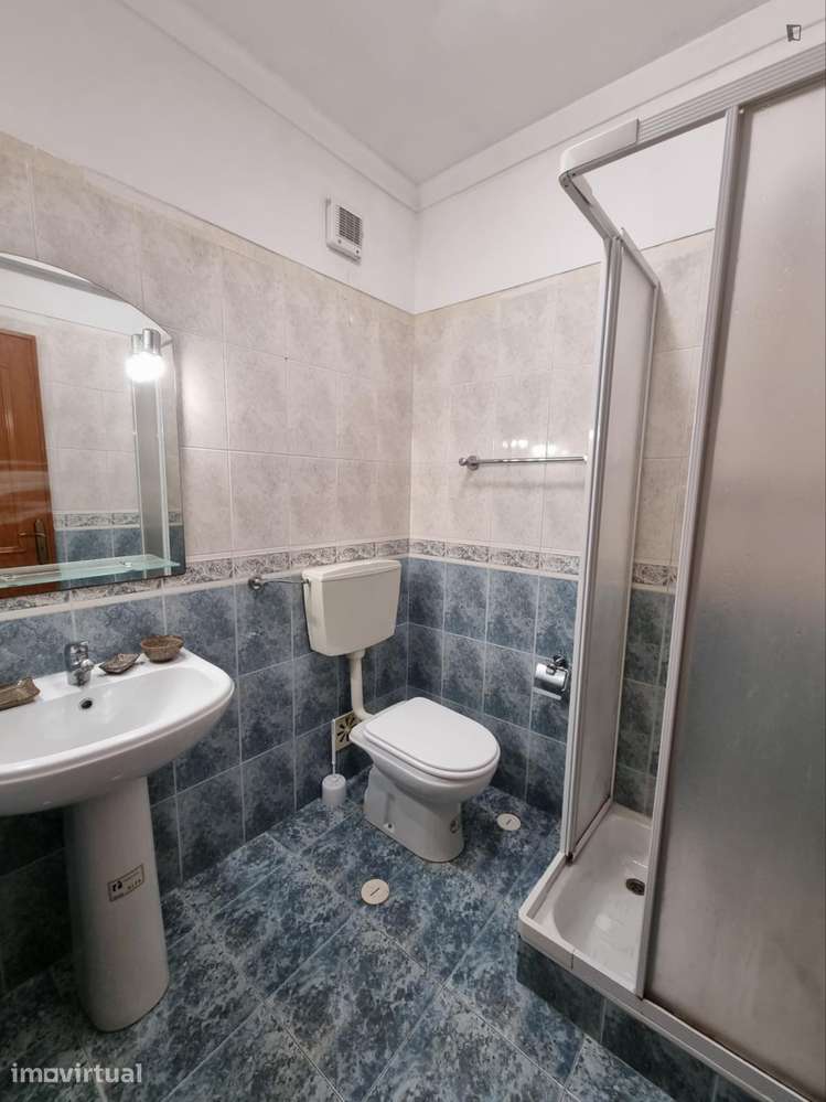 Quarto - localizado em Lisbon - Grande imagem: 3/8
