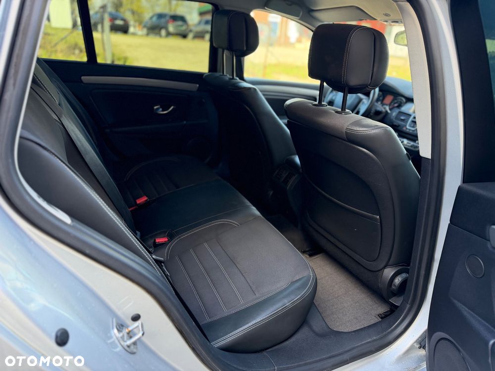 Renault Laguna dCi 150 FAP Start-Stop GT - 22