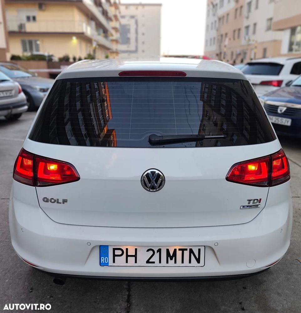 Volkswagen Golf - 2