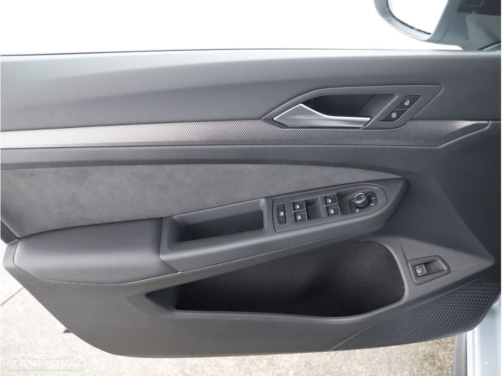VW Golf 1.5 TSI e-Hybrid GTE DSG - 28