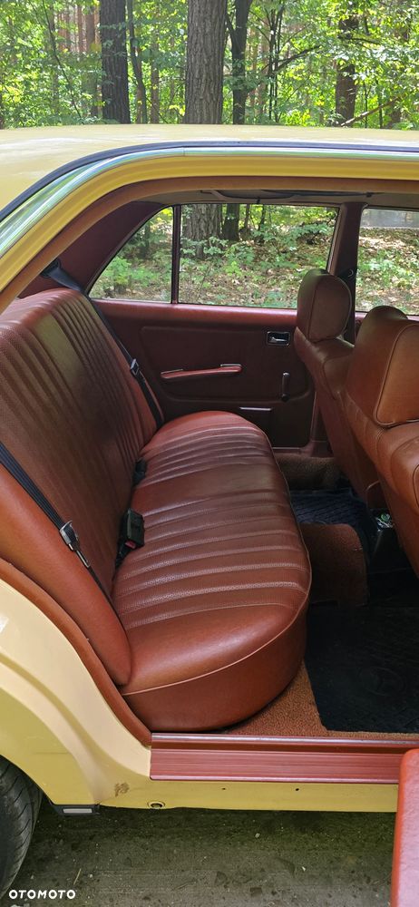 Mercedes-Benz W123 - 12