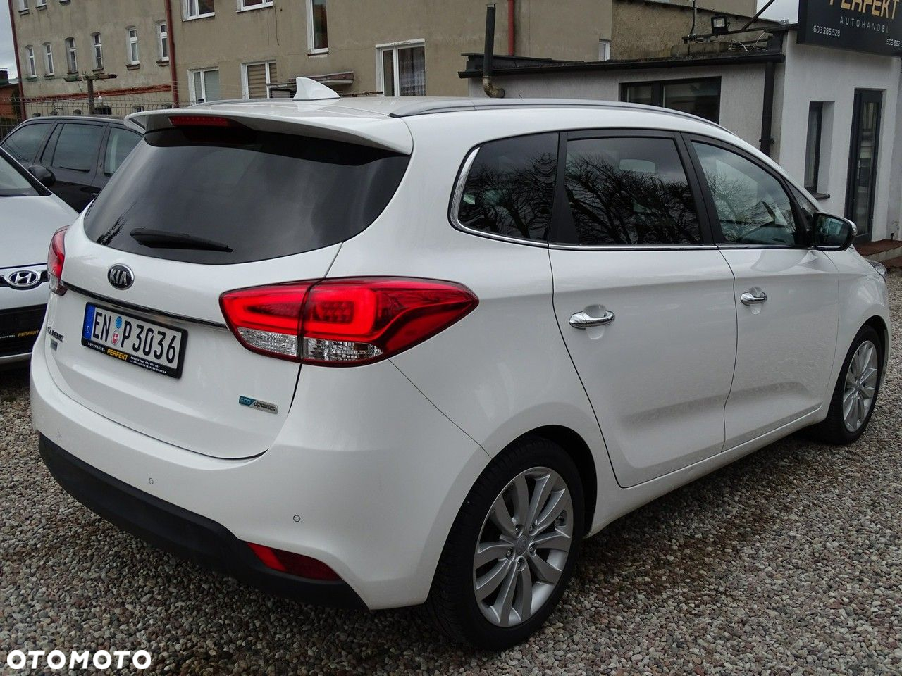 Kia Carens - 15