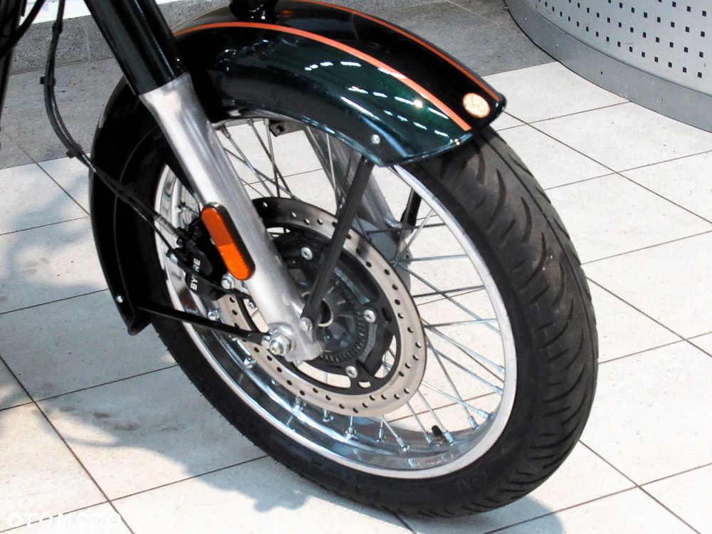 Royal Enfield Classic - 20