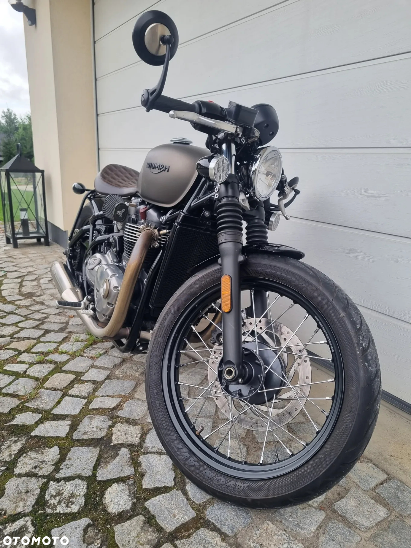 Triumph Bonneville Bobber - 5