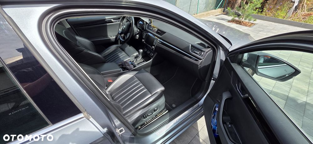 Skoda Superb 2.0 TDI 4x4 L&K DSG - 11
