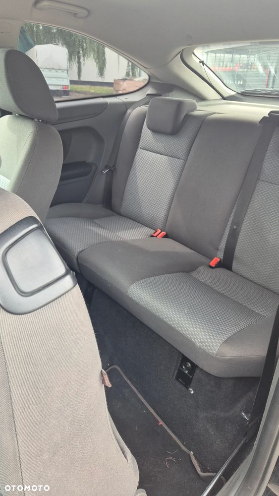 Ford Focus 1.6 Ambiente - 9
